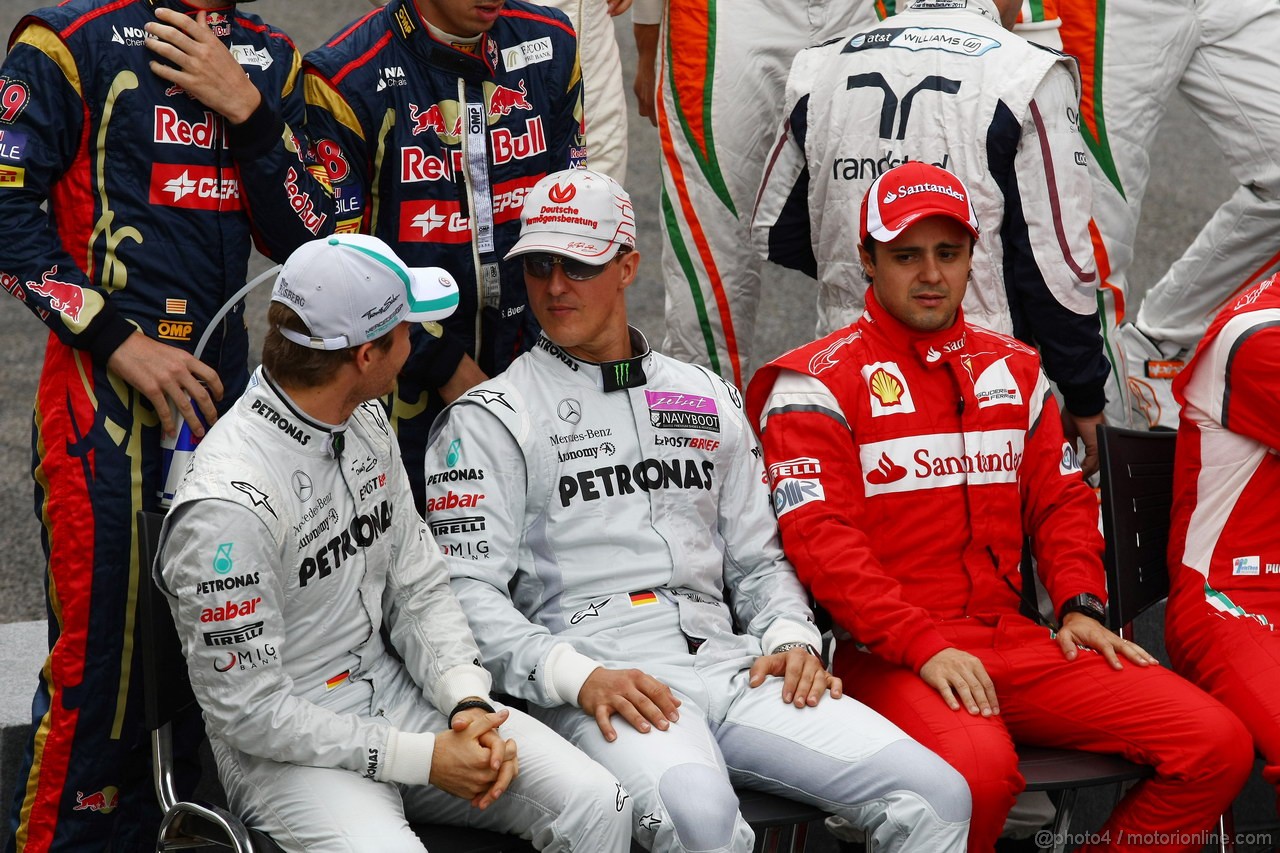 GP BRASILE, 27.11.2011- Nico Rosberg (GER), Mercedes GP Petronas F1 Team, MGP W02, Michael Schumacher (GER), Mercedes GP Petronas F1 Team, MGP W02 e Felipe Massa (BRA), Ferrari, F-150 Italia 