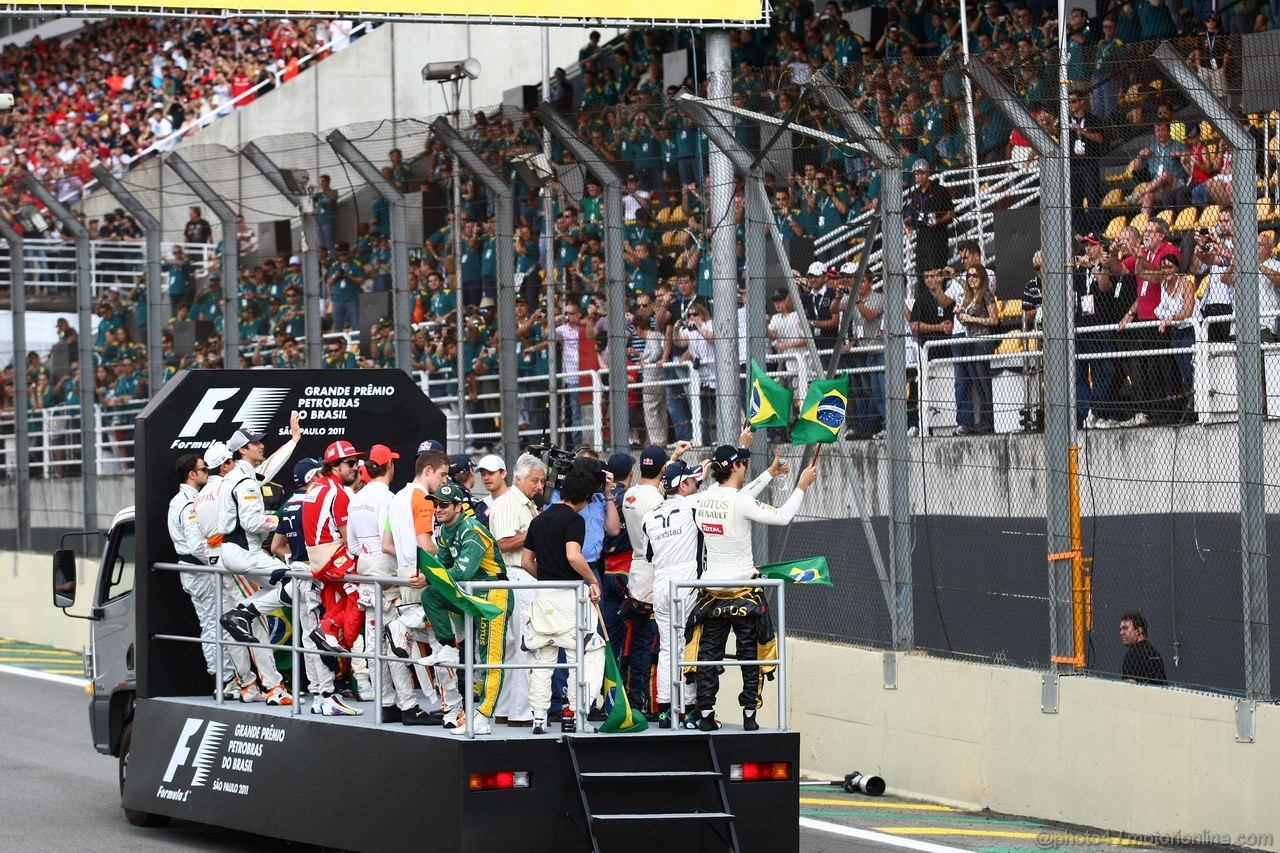 GP BRASILE, 27.11.2011- Drivers parade  