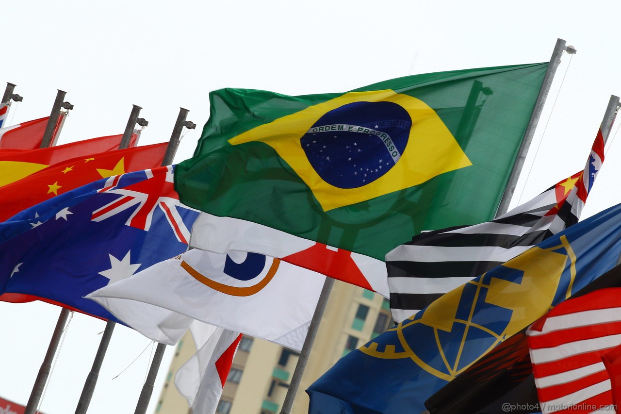 GP BRASILE, 27.11.2011- Flags