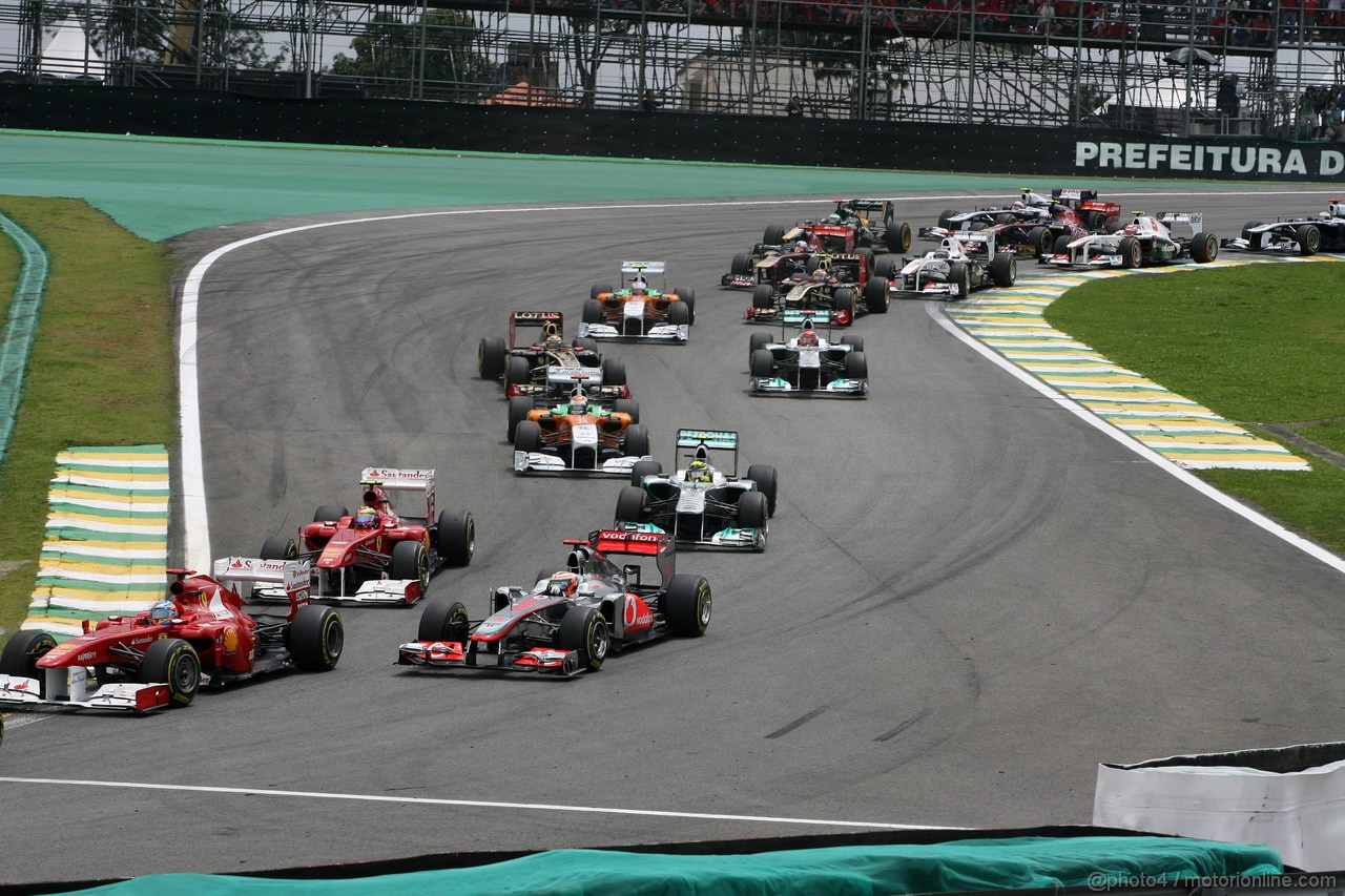 GP BRASILE, 27.11.2011- Gara, Fernando Alonso (ESP), Ferrari, F-150 Italia, Jenson Button (GBR), McLaren  Mercedes, MP4-26 e Felipe Massa (BRA), Ferrari, F-150 Italia 