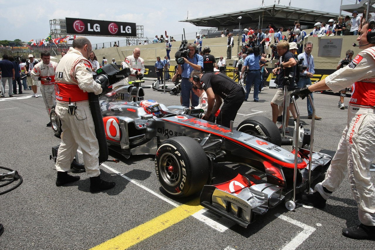 GP BRASILE, 27.11.2011- Gara, Jenson Button (GBR), McLaren  Mercedes, MP4-26 
