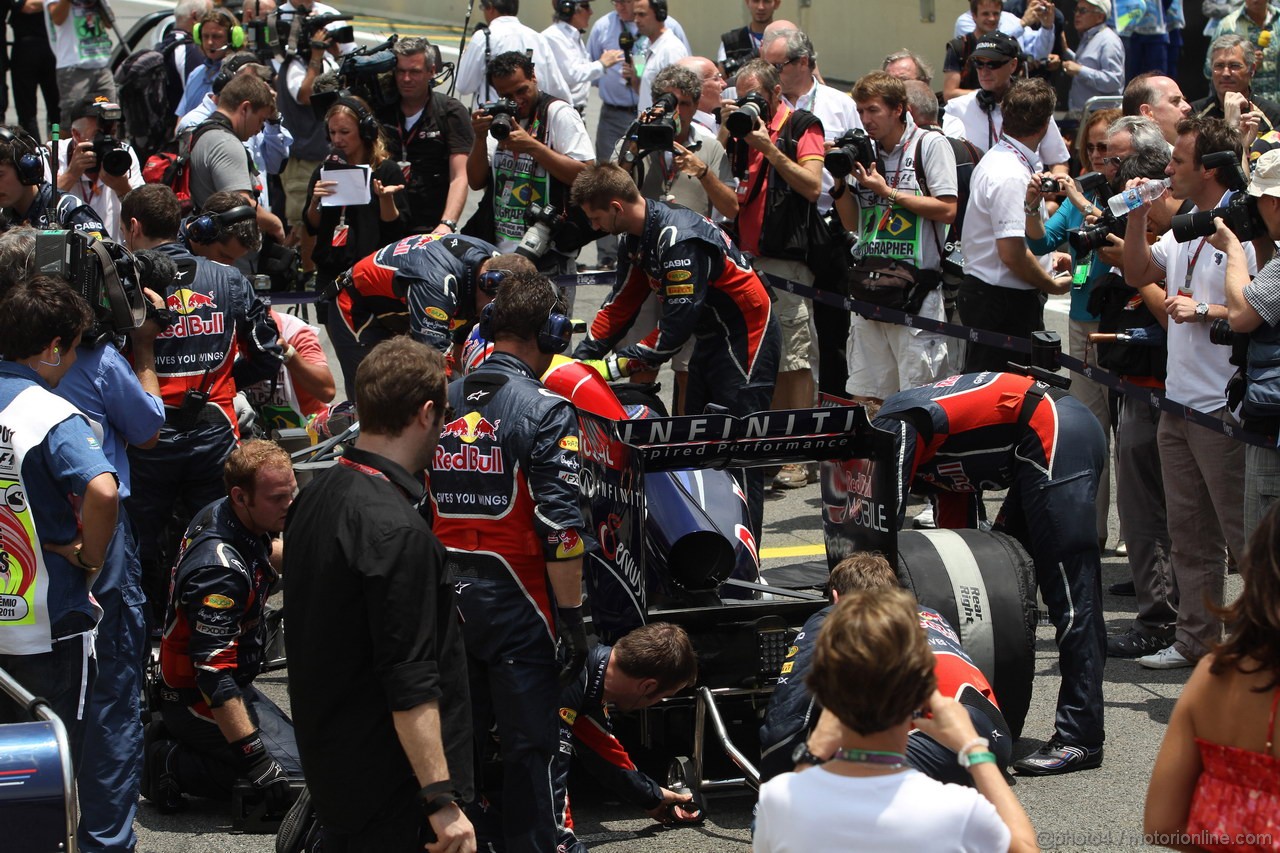 GP BRASILE, 27.11.2011- Gara, Mark Webber (AUS), Red Bull Racing, RB7 