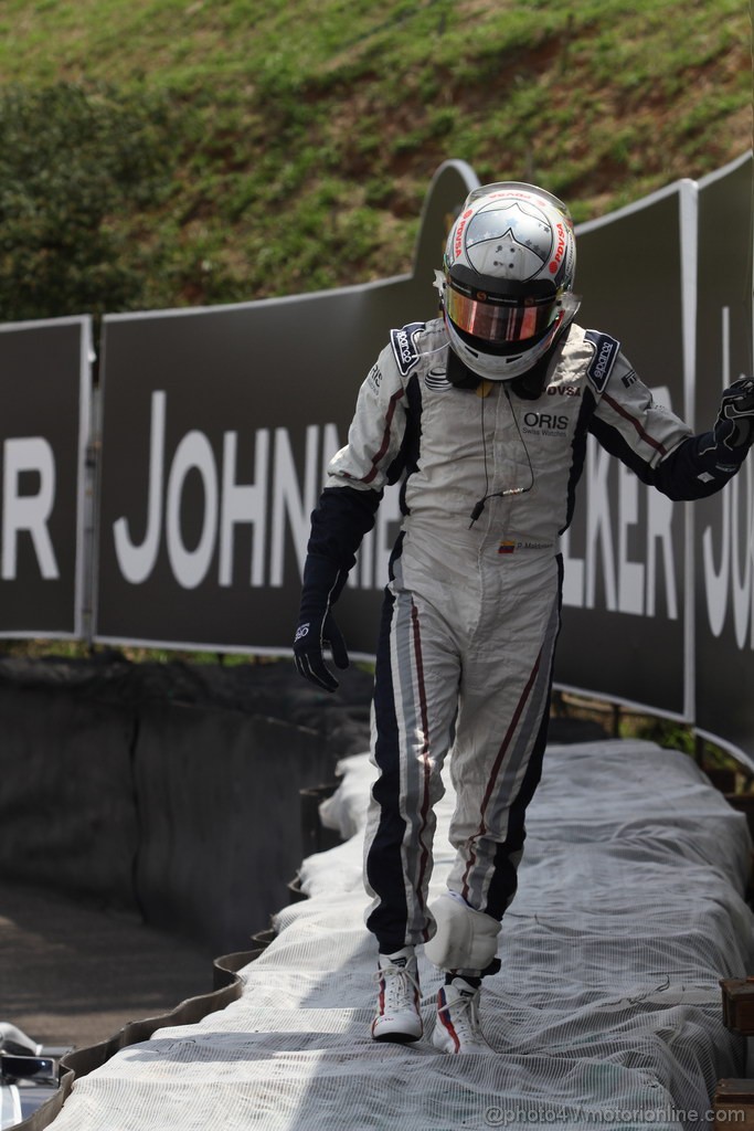 GP BRASILE, 27.11.2011- Gara, Pastor Maldonado (VEN), Williams FW33 retires from the race 