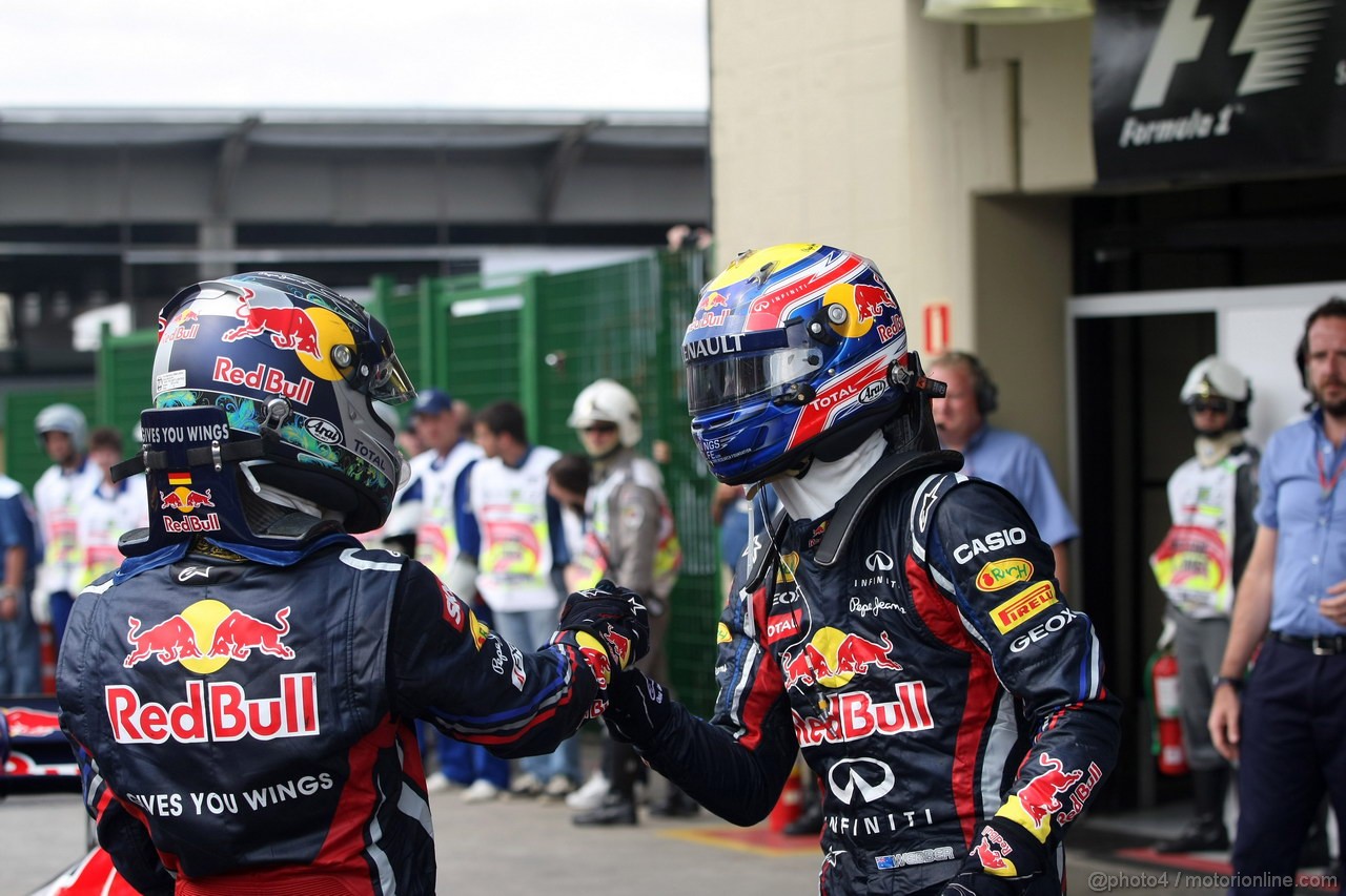 GP BRASILE, 27.11.2011- Gara, Sebastian Vettel (GER), Red Bull Racing, RB7 secondo e Mark Webber (AUS), Red Bull Racing, RB7 vincitore 