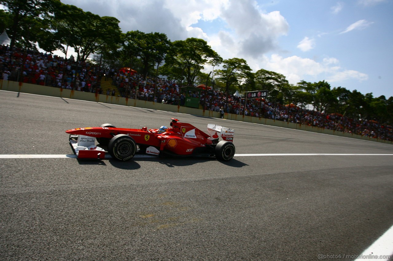GP BRASILE, 27.11.2011- Gara, Fernando Alonso (ESP), Ferrari, F-150 Italia 