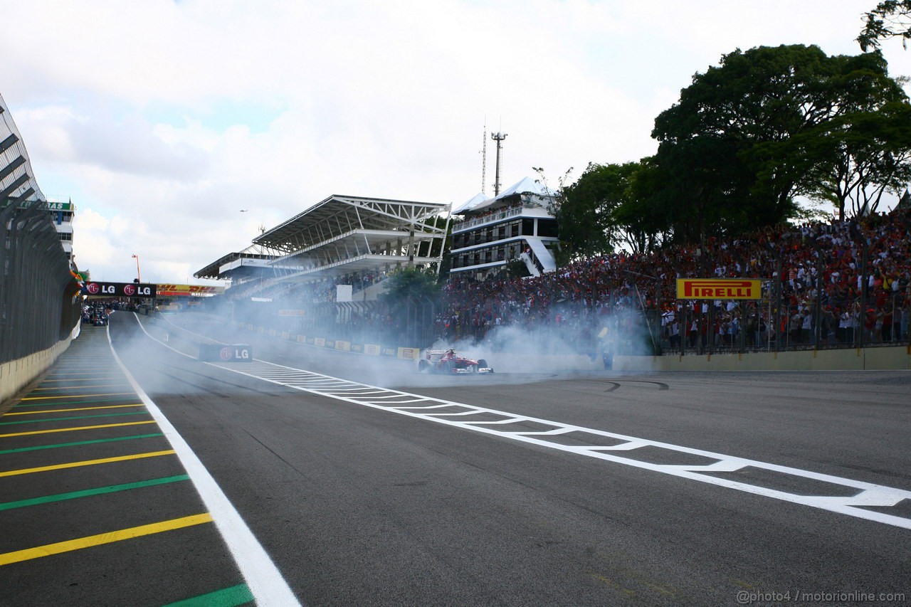 GP BRASILE, 27.11.2011- Gara, Felipe Massa (BRA), Ferrari, F-150 Italia after the race