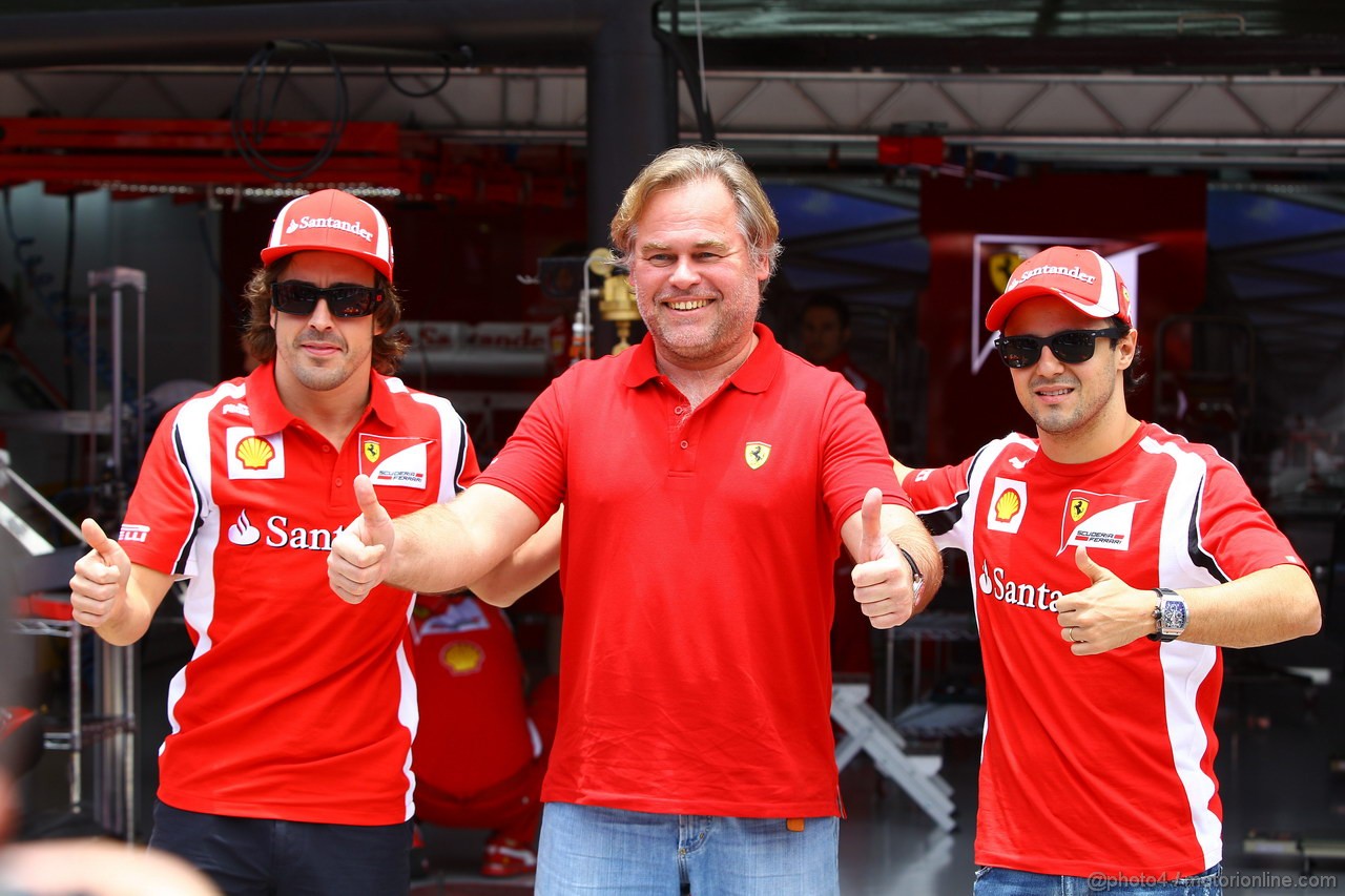 GP BRASILE, 24.11.2011- Fernando Alonso (ESP), Ferrari, F-150 Italia e Felipe Massa (BRA), Ferrari, F-150 Italia  Italia with the new sponsor Kaspersky
