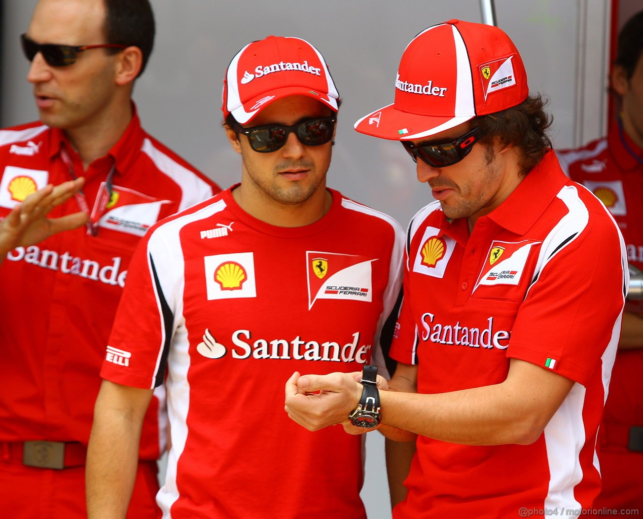 GP BRASILE, 24.11.2011- Fernando Alonso (ESP), Ferrari, F-150 Italia e Felipe Massa (BRA), Ferrari, F-150 Italia 