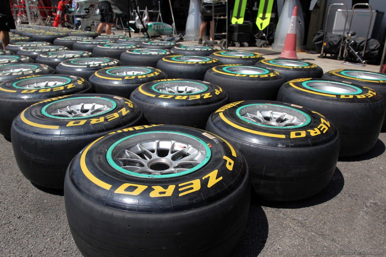 GP BRASILE, 24.11.2011- Pirelli Tyres 