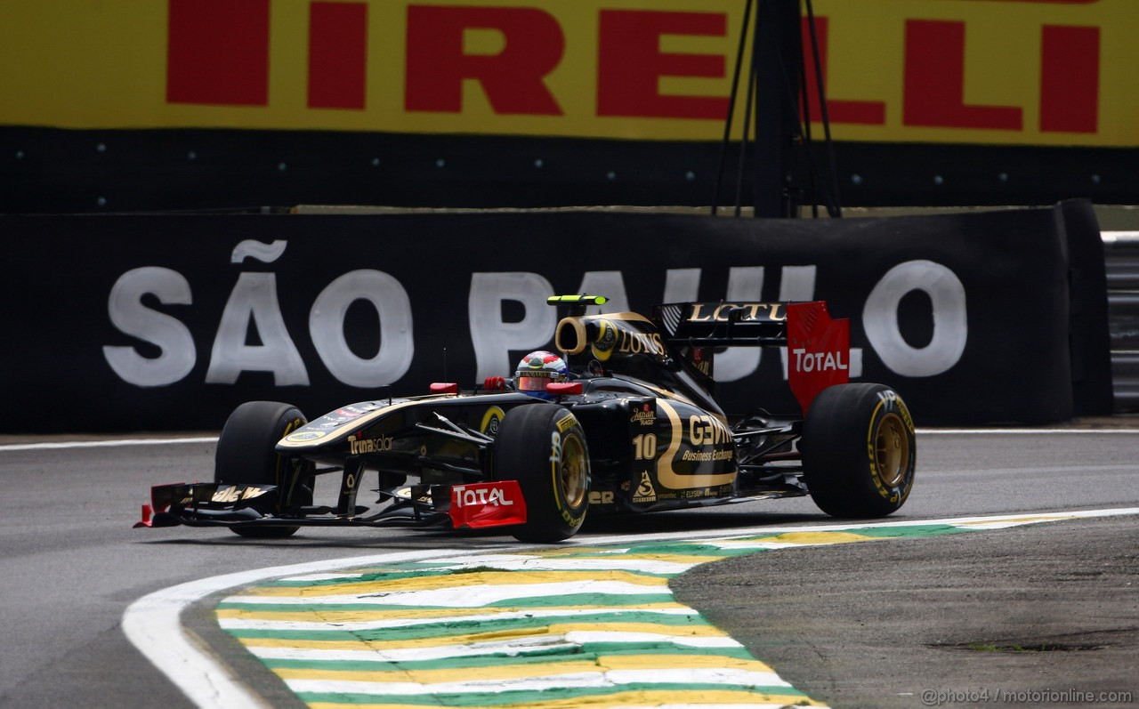 GP BRASILE, 26.11.2011- Qualifiche, Vitaly Petrov (RUS), Lotus Renault GP, R31 