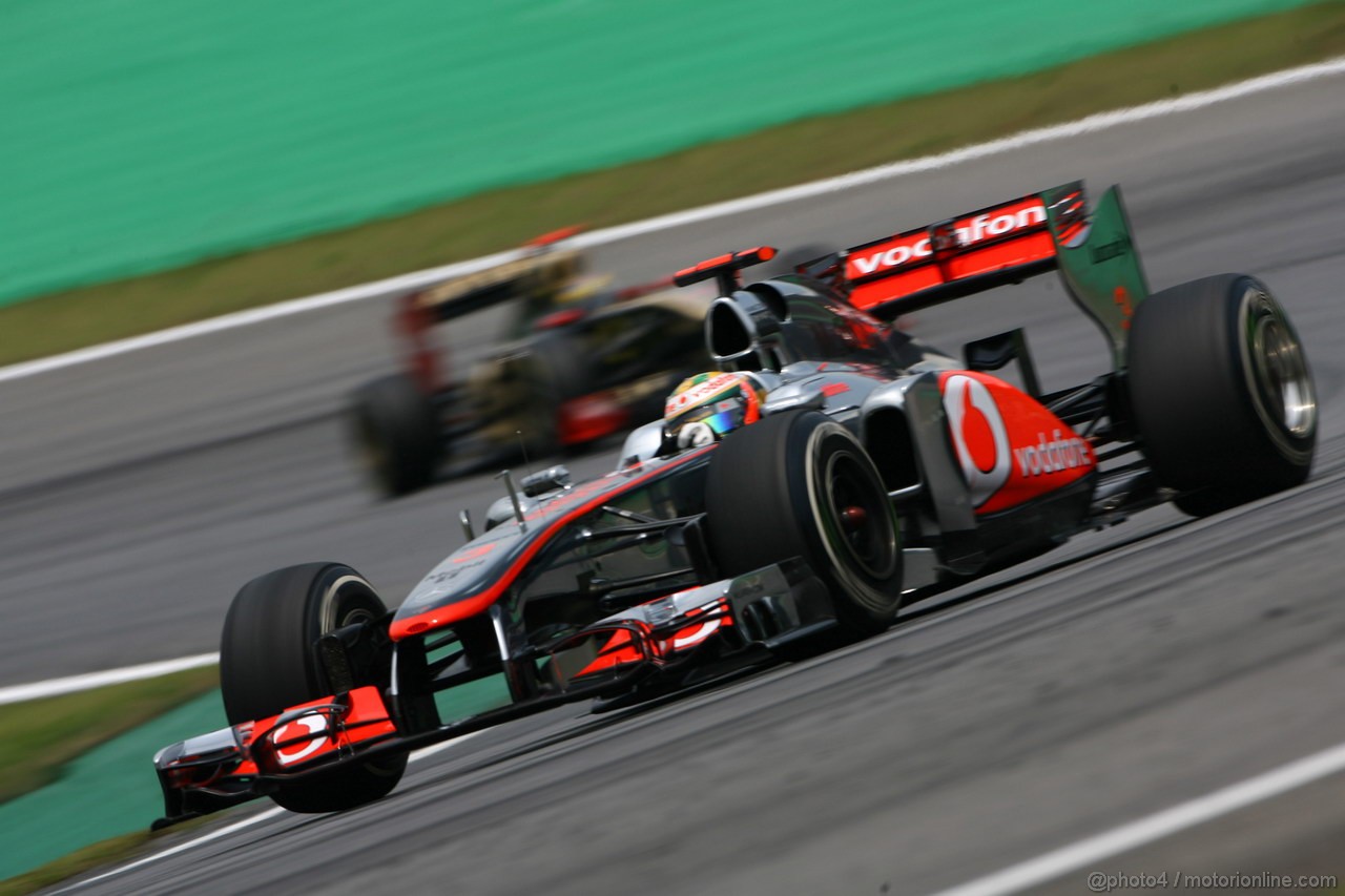 GP BRASILE, 26.11.2011- Qualifiche, Lewis Hamilton (GBR), McLaren  Mercedes, MP4-26 