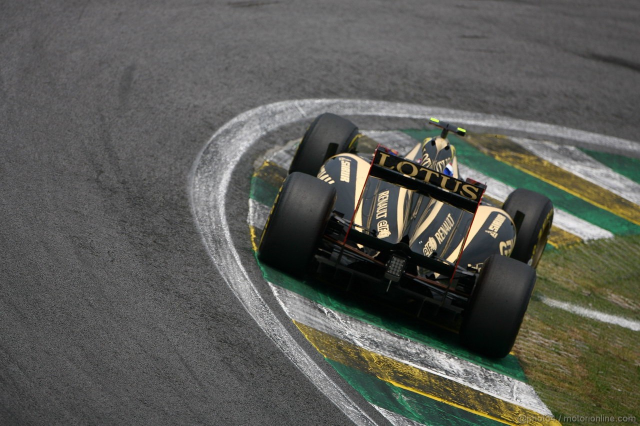 GP BRASILE, 26.11.2011- Qualifiche, Vitaly Petrov (RUS), Lotus Renault GP, R31 