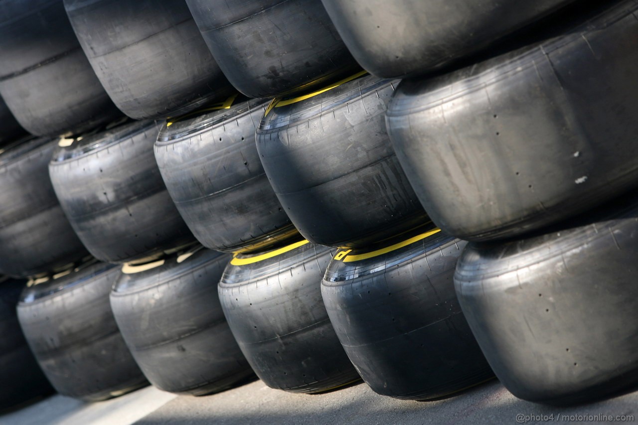 GP BRASILE, 25.11.2011- Prove Libere 1, Venerdi', Pirelli Tyres 