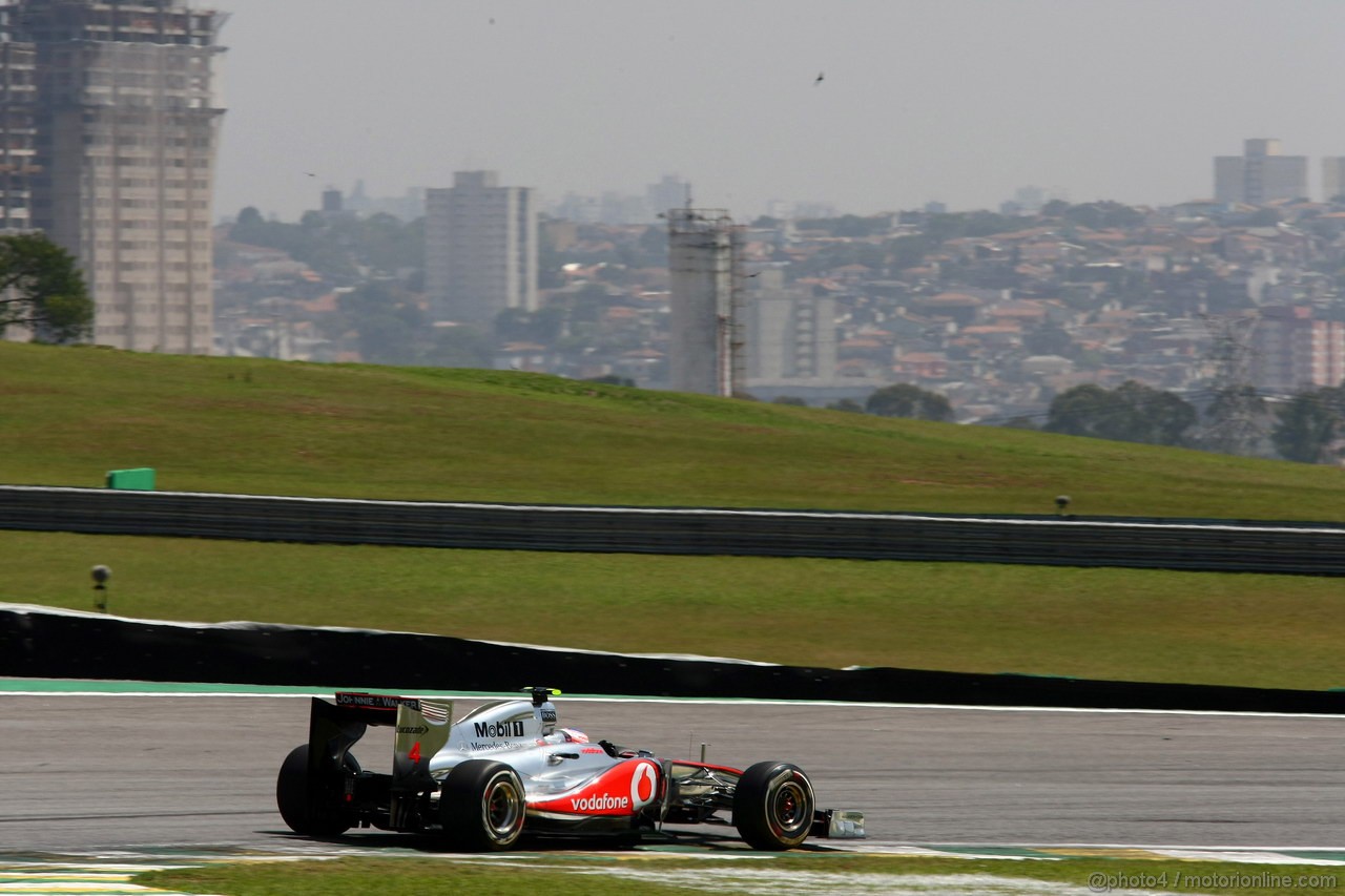 GP BRASILE, 25.11.2011- Prove Libere 1, Venerdi', Jenson Button (GBR), McLaren  Mercedes, MP4-26 