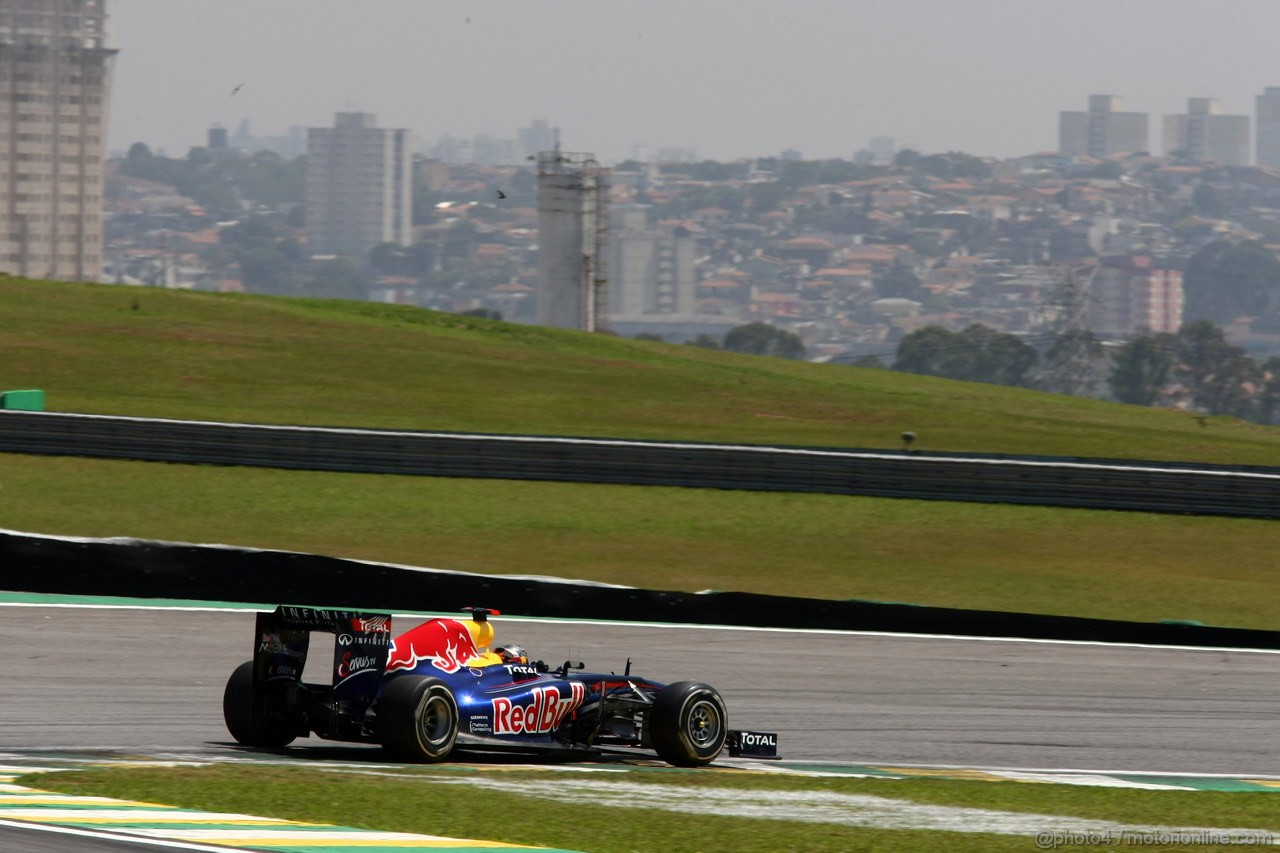 GP BRASILE, 25.11.2011- Prove Libere 1, Venerdi', Sebastian Vettel (GER), Red Bull Racing, RB7 