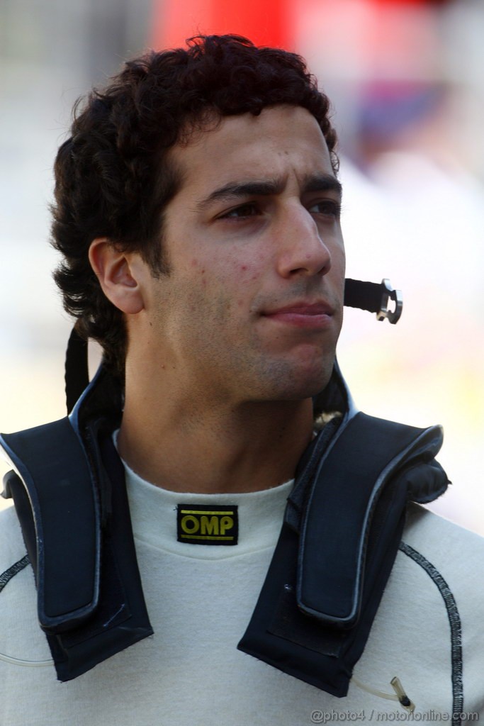 GP BRASILE, 25.11.2011- Prove Libere 1, Venerdi', Daniel Ricciardo (AUS), HRT Formula One Team 