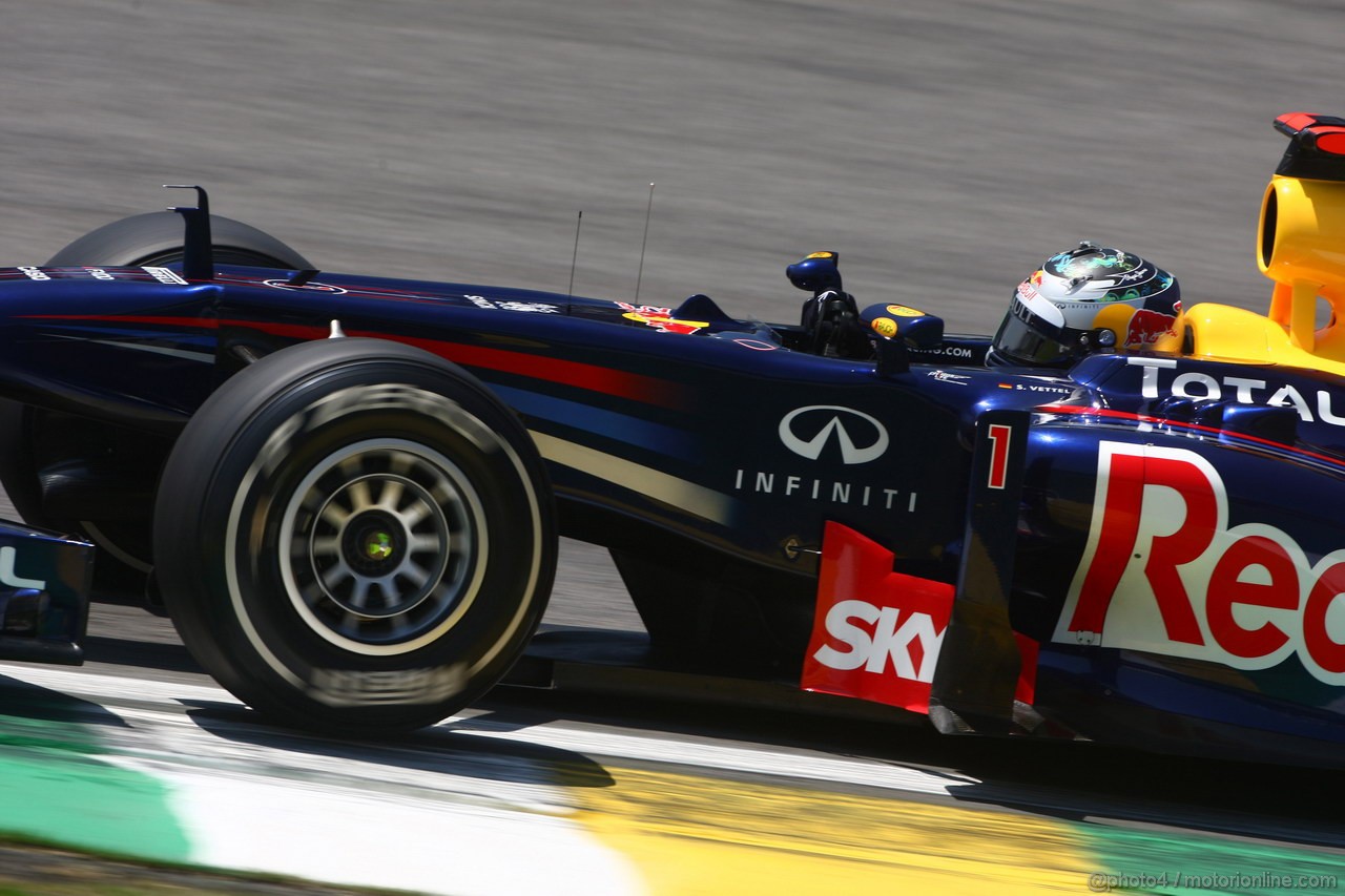 GP BRASILE, 25.11.2011- Prove Libere 1, Venerdi', Sebastian Vettel (GER), Red Bull Racing, RB7 