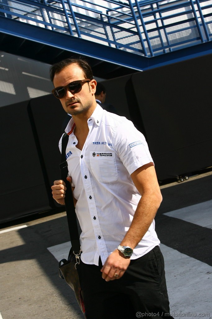 GP BRASILE, 25.11.2011- Prove Libere 1, Venerdi', Vitantonio Liuzzi (ITA), HRT Formula One Team 