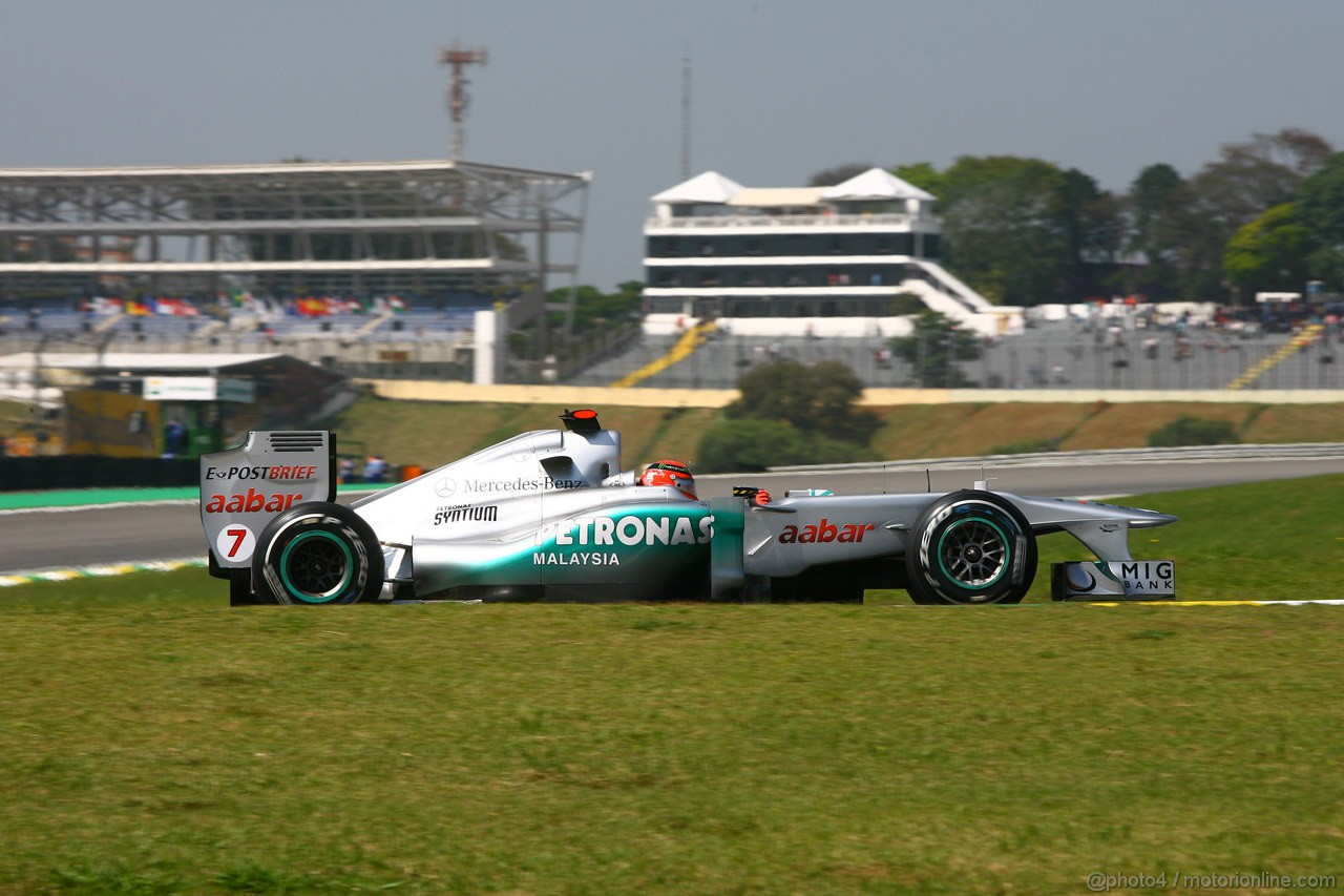 GP BRASILE, 25.11.2011- Prove Libere 1, Venerdi', Michael Schumacher (GER), Mercedes GP Petronas F1 Team, MGP W02 