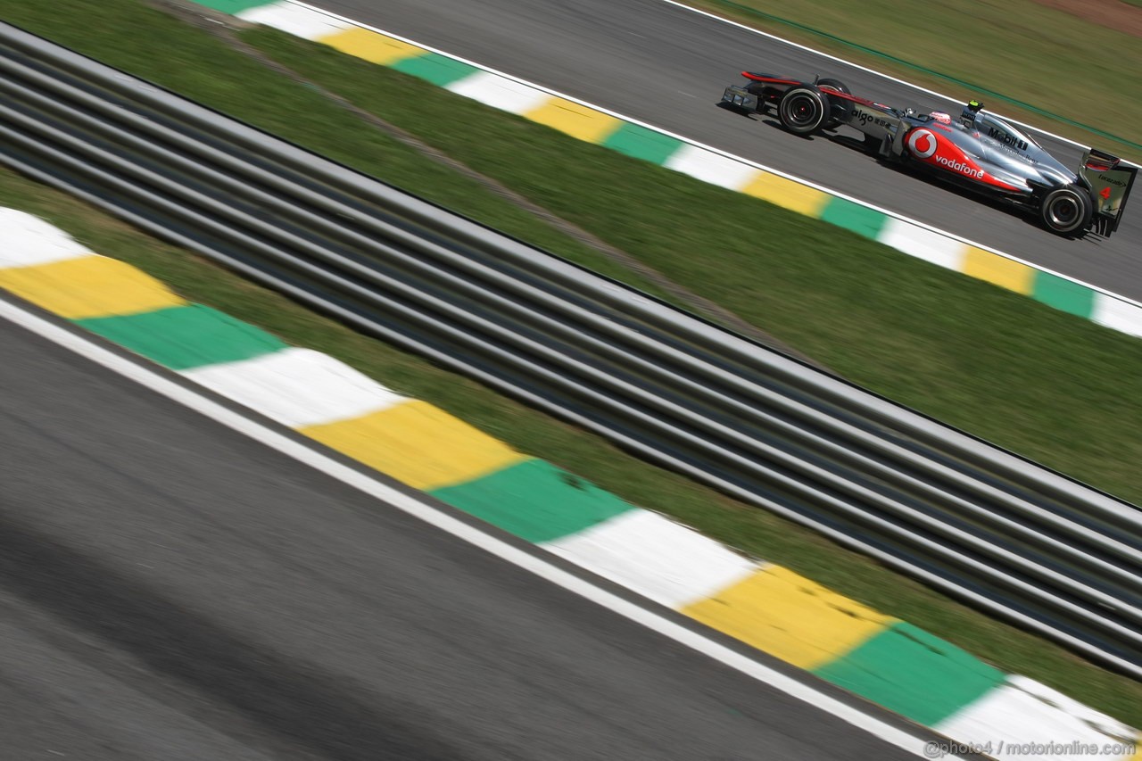 GP BRASILE, 25.11.2011- Prove Libere 2, Venerdi', Jenson Button (GBR), McLaren  Mercedes, MP4-26 