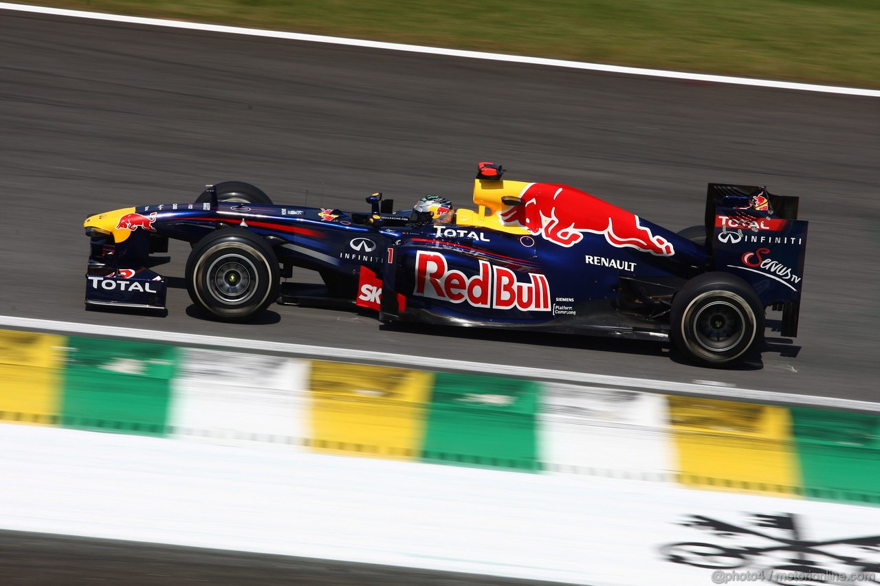 GP BRASILE, 25.11.2011- Prove Libere 2, Venerdi', Sebastian Vettel (GER), Red Bull Racing, RB7 