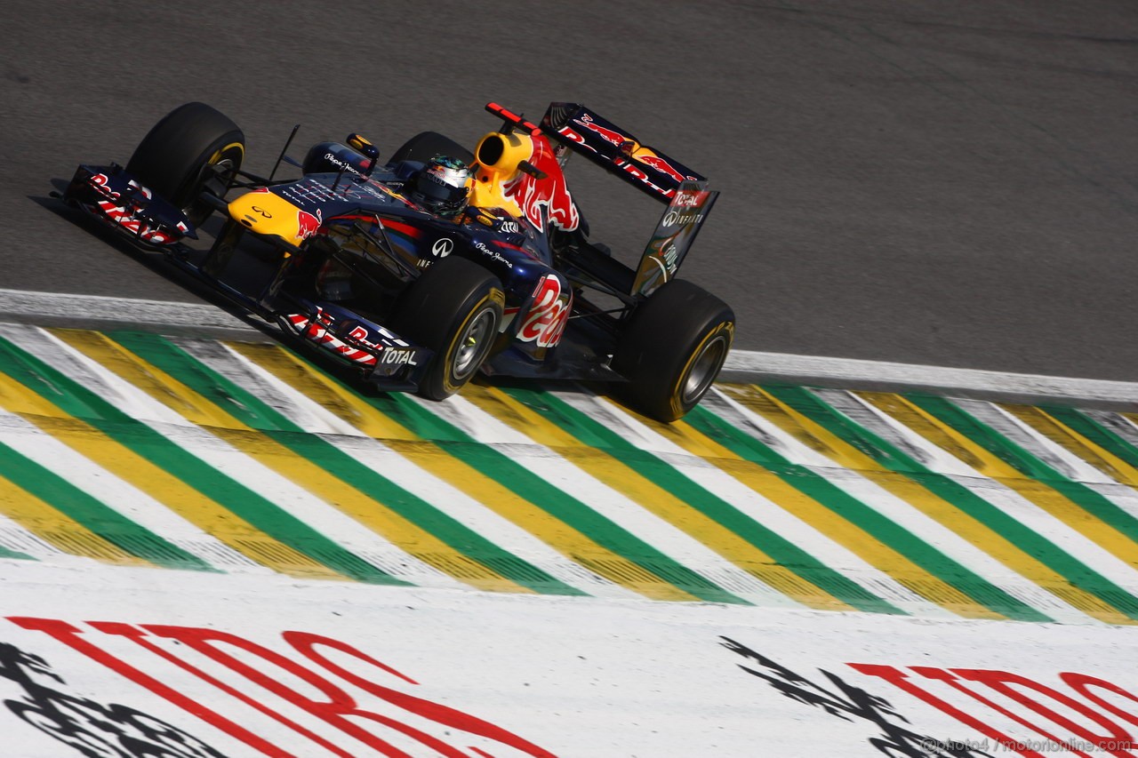 GP BRASILE, 25.11.2011- Prove Libere 2, Venerdi', Sebastian Vettel (GER), Red Bull Racing, RB7 
