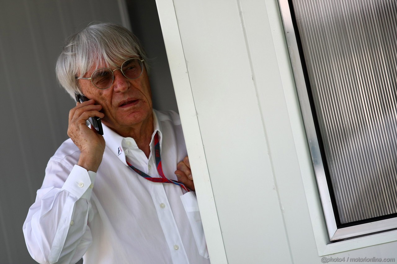 GP BRASILE, 25.11.2011- Prove Libere 2, Venerdi', Bernie Ecclestone (GBR), President e CEO of Formula One Management  