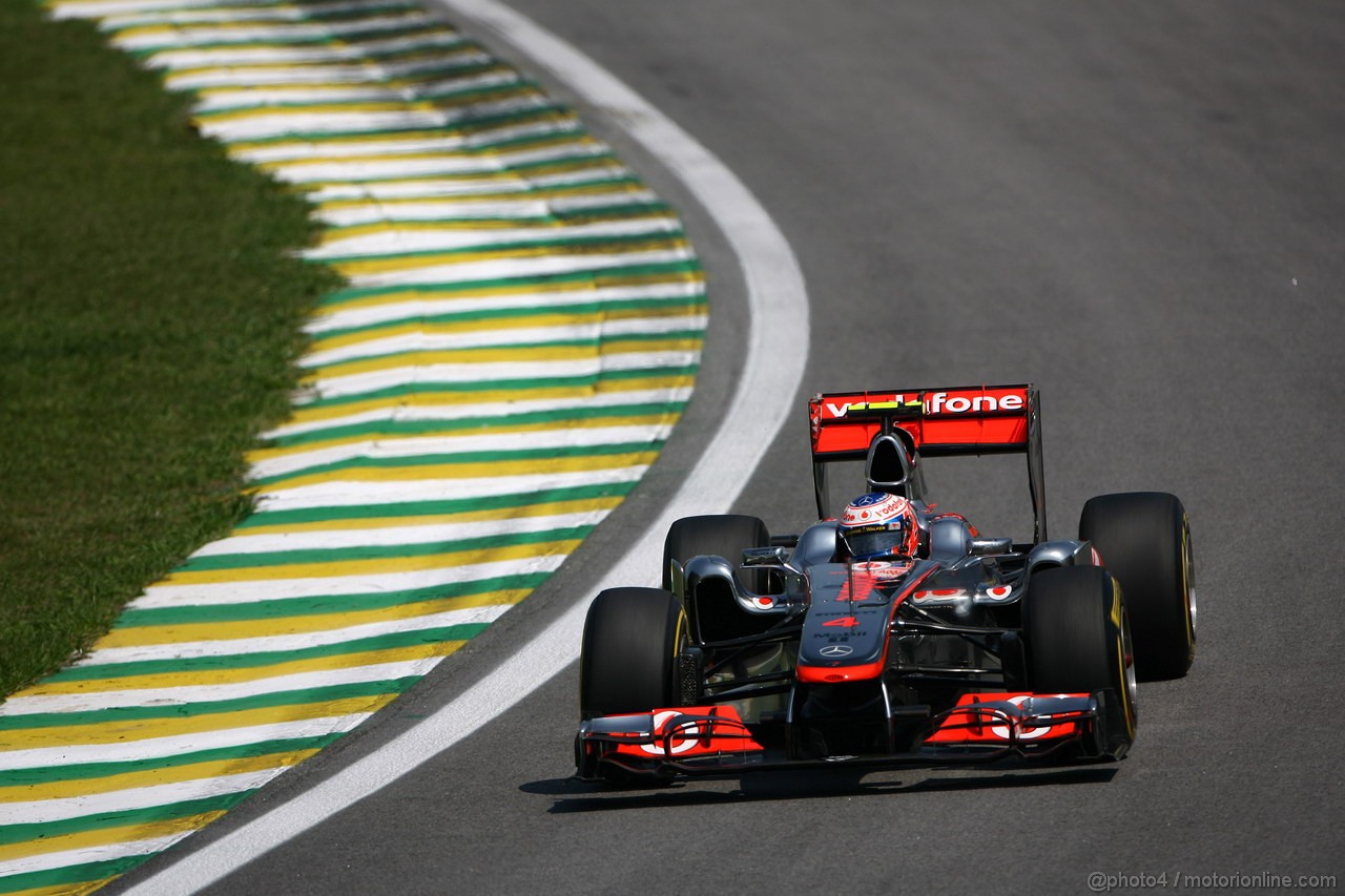 GP BRASILE, 25.11.2011- Prove Libere 2, Venerdi', Jenson Button (GBR), McLaren  Mercedes, MP4-26 
