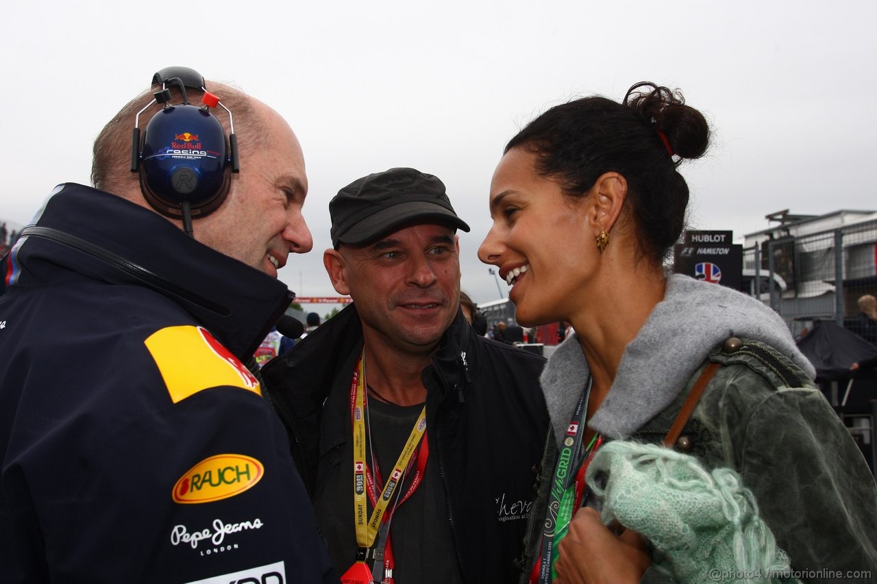 GP CANADA, 12.06.2011- Gara, Adrian Newey (GBR), Red Bull Racing , Technical Operations Director e Guy Laliberté (CAN), Founder e Chief Executive Officer, Cirque du Soleil

 