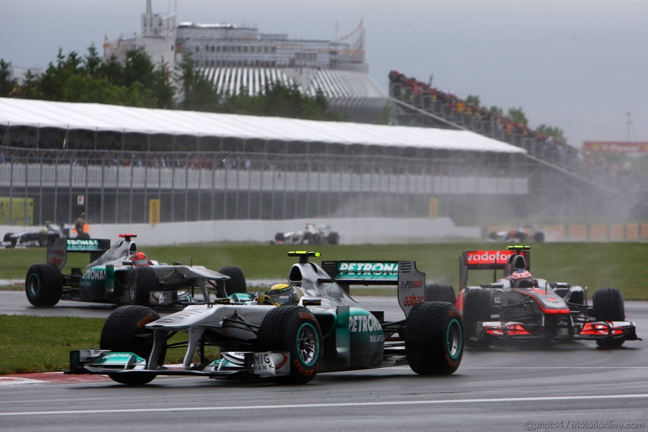 GP CANADA, 12.06.2011- Gara, Nico Rosberg (GER), Mercedes GP Petronas F1 Team, MGP W02 davanti a Jenson Button (GBR), McLaren  Mercedes, MP4-26 e Michael Schumacher (GER), Mercedes GP Petronas F1 Team, MGP W02 