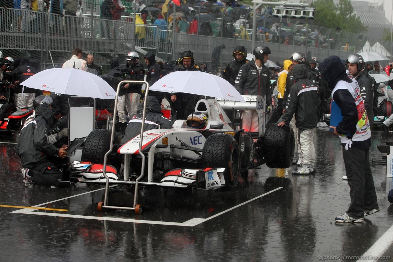 GP CANADA, 12.06.2011- Gara, Gara stopped, Pedro de la Rosa (ESP), Sauber F1 Team C30  