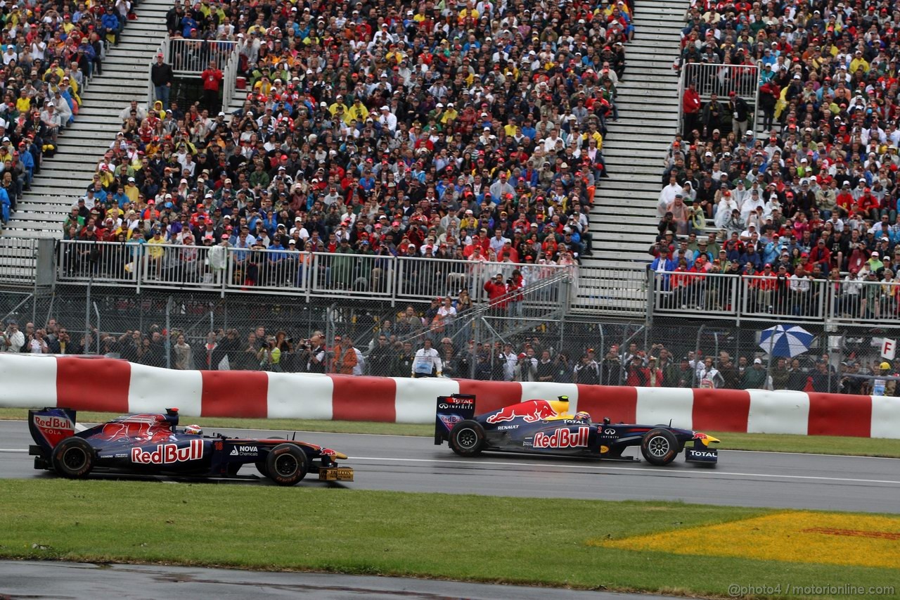 GP CANADA, 12.06.2011- Gara, Mark Webber (AUS), Red Bull Racing, RB7 off track