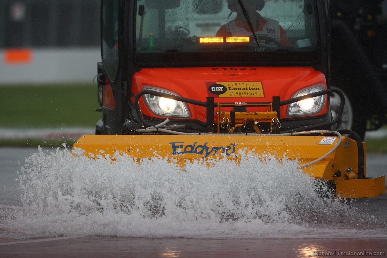 GP CANADA, 12.06.2011- Gara, Water on the track