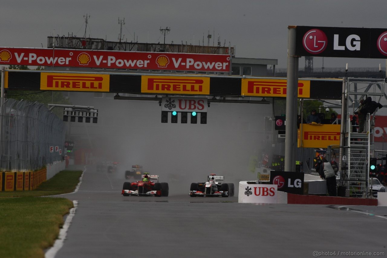 GP CANADA, 12.06.2011- Gara, Felipe Massa (BRA), Ferrari, F-150 Italia e Kamui Kobayashi (JAP), Sauber F1 Team C30 