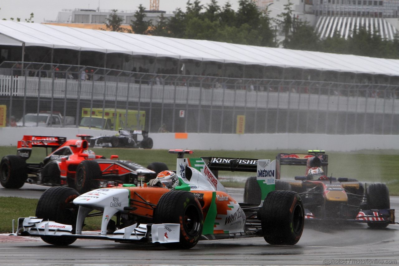 GP CANADA, 12.06.2011- Gara, Adrian Sutil (GER), Force India F1 Team, VJM04 davanti a Jaime Alguersuari (SPA), Scuderia Toro Rosso, STR6 