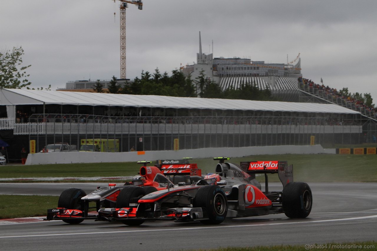 GP CANADA, 12.06.2011- Gara, Jerome D'Ambrosio (BEL), Marussia Virgin Racing VR-02 e Jenson Button (GBR), McLaren  Mercedes, MP4-26 