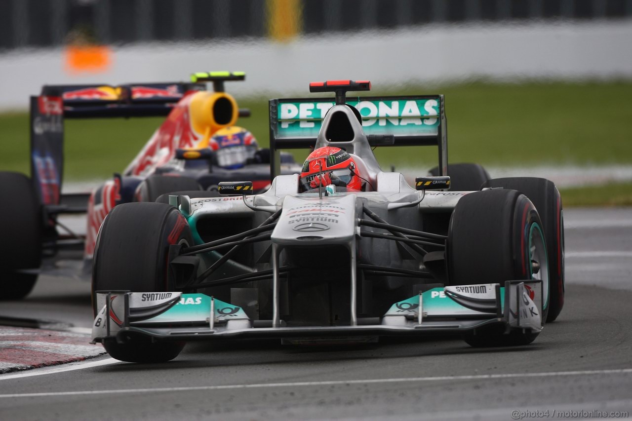 GP CANADA, 12.06.2011- Gara, Michael Schumacher (GER), Mercedes GP Petronas F1 Team, MGP W02 davanti a Mark Webber (AUS), Red Bull Racing, RB7 