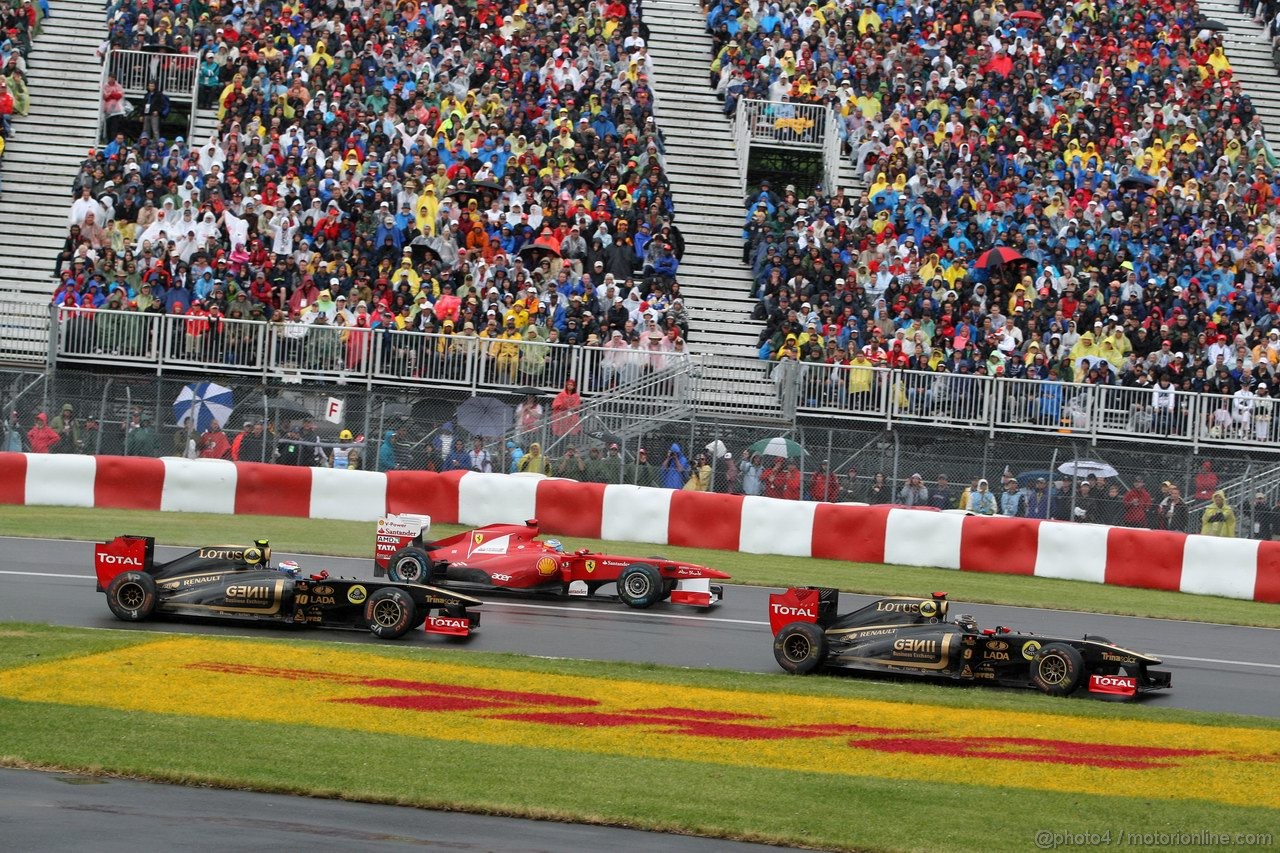 GP CANADA, 12.06.2011- Gara, Vitaly Petrov (RUS), Lotus Renault GP, R31, Fernando Alonso (ESP), Ferrari, F-150 Italia e Nick Heidfeld (GER) Lotus Renault GP R31  