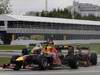 GP CANADA, 12.06.2011- Gara, Mark Webber (AUS), Red Bull Racing, RB7 davanti a Vitaly Petrov (RUS), Lotus Renault GP, R31 