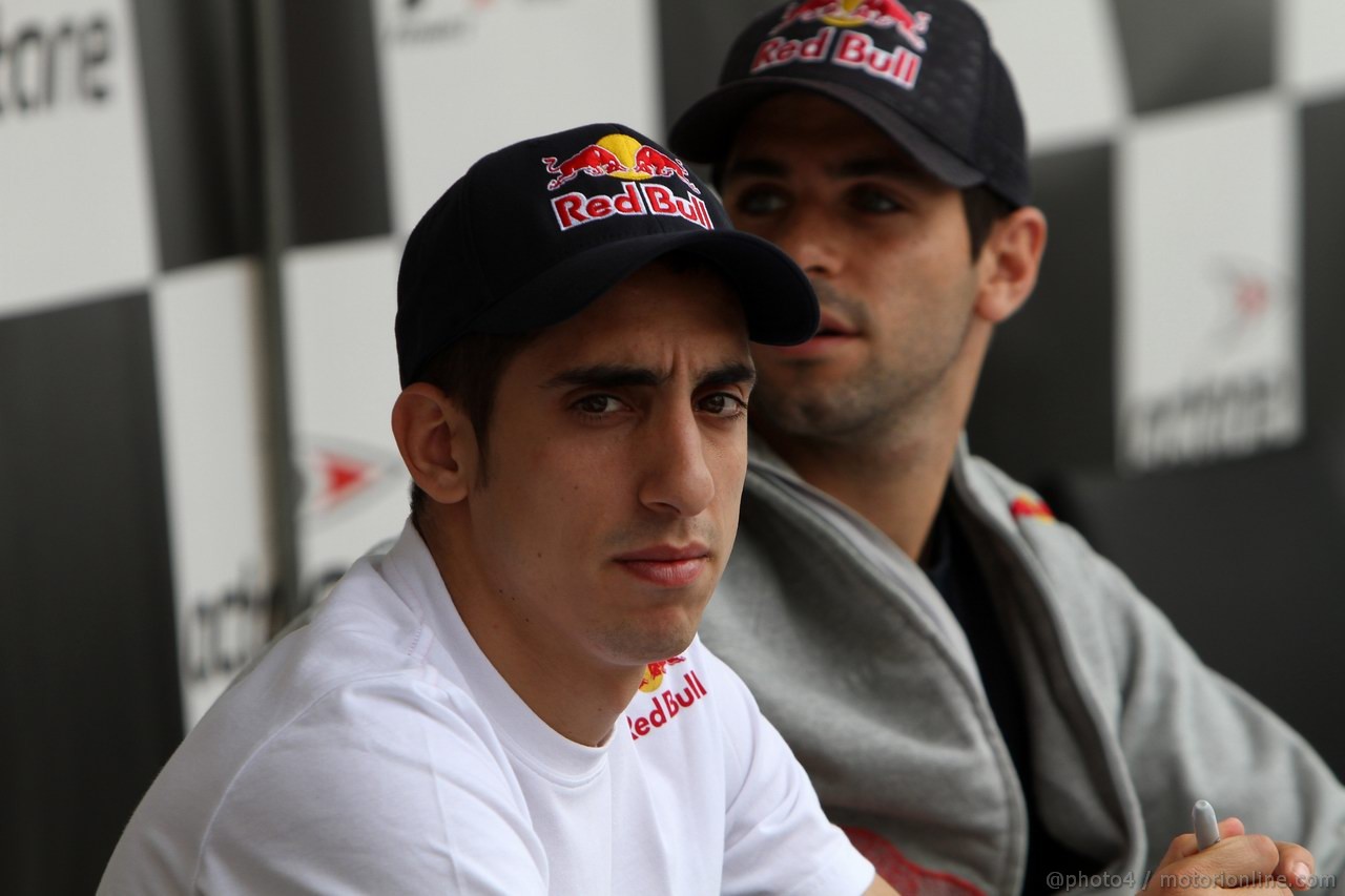 GP CANADA, 09.06.2011- Autograph session, Sébastien Buemi (SUI), Scuderia Toro Rosso, STR6 