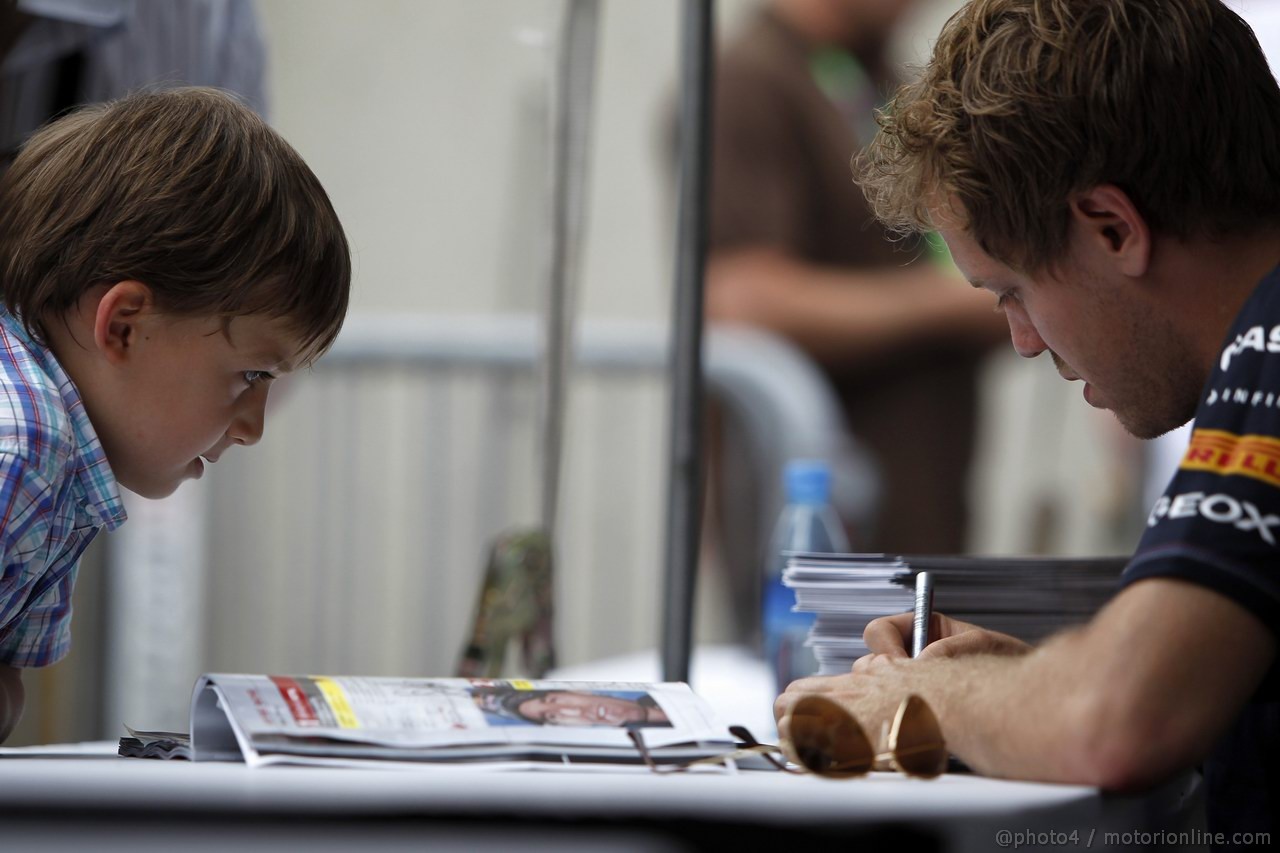 GP CANADA, 09.06.2011- Autograph session, Sebastian Vettel (GER), Red Bull Racing, RB7 