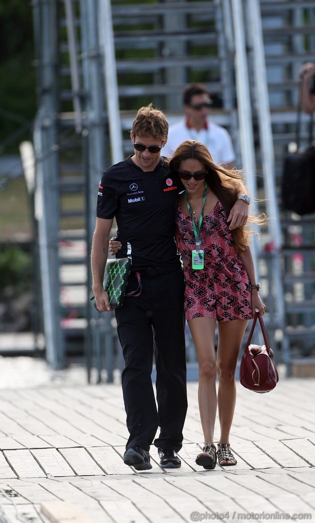 GP CANADA, 10.06.2011- Jenson Button (GBR), McLaren  Mercedes, MP4-26 e Domenica Jessica Michibata (GBR), girfriend of Jenson Button (GBR) 