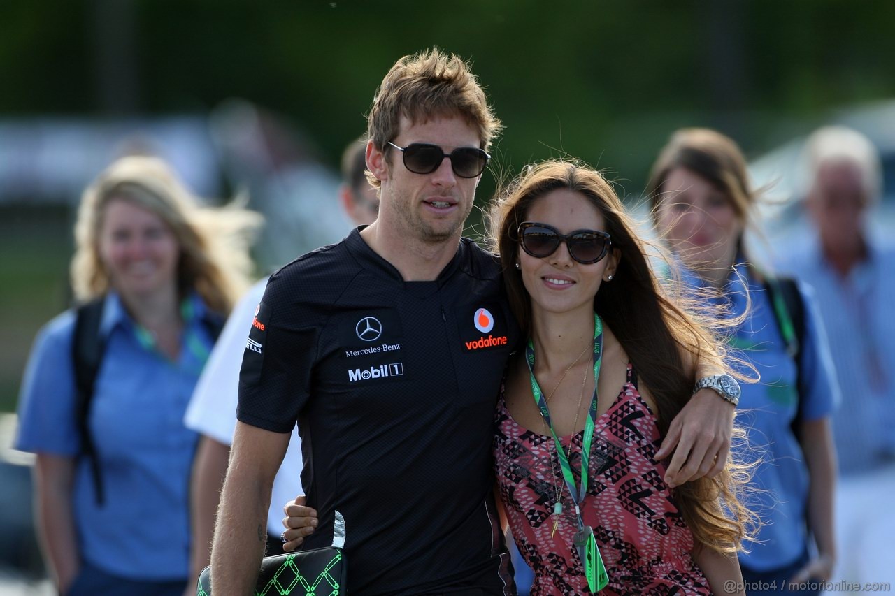 GP CANADA, 10.06.2011- Jenson Button (GBR), McLaren  Mercedes, MP4-26 e Domenica Jessica Michibata (GBR), girfriend of Jenson Button (GBR) 