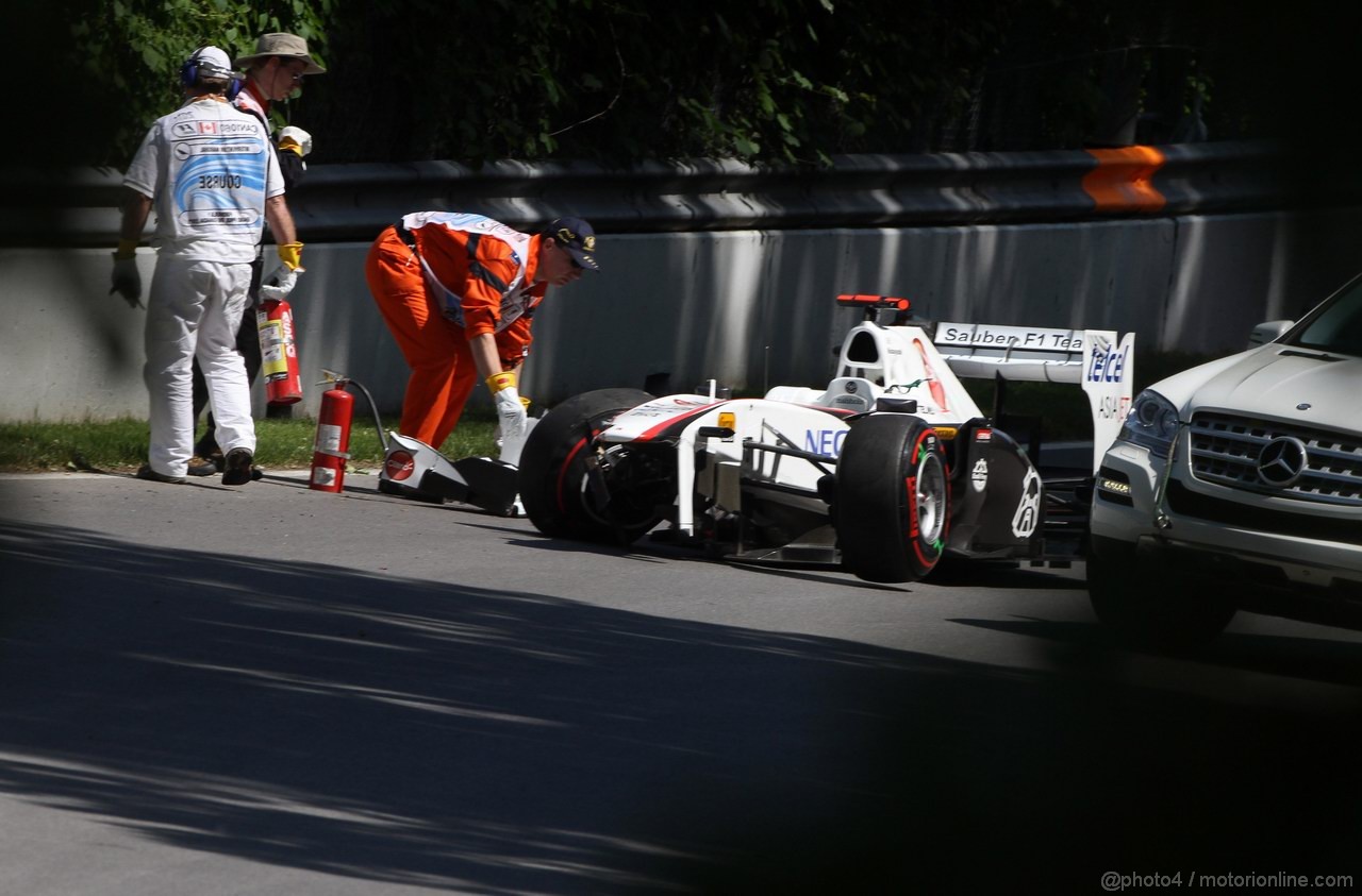GP CANADA, 10.06.2011- Prove Libere 2, Venerdi', Crash, Kamui Kobayashi (JAP), Sauber F1 Team C30 