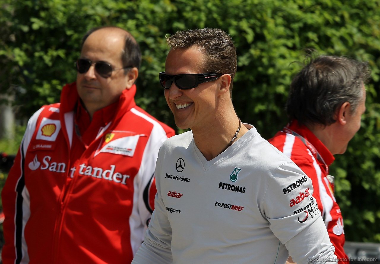 GP CINA, 17.04.2011- Michael Schumacher (GER), Mercedes GP Petronas F1 Team, MGP W02