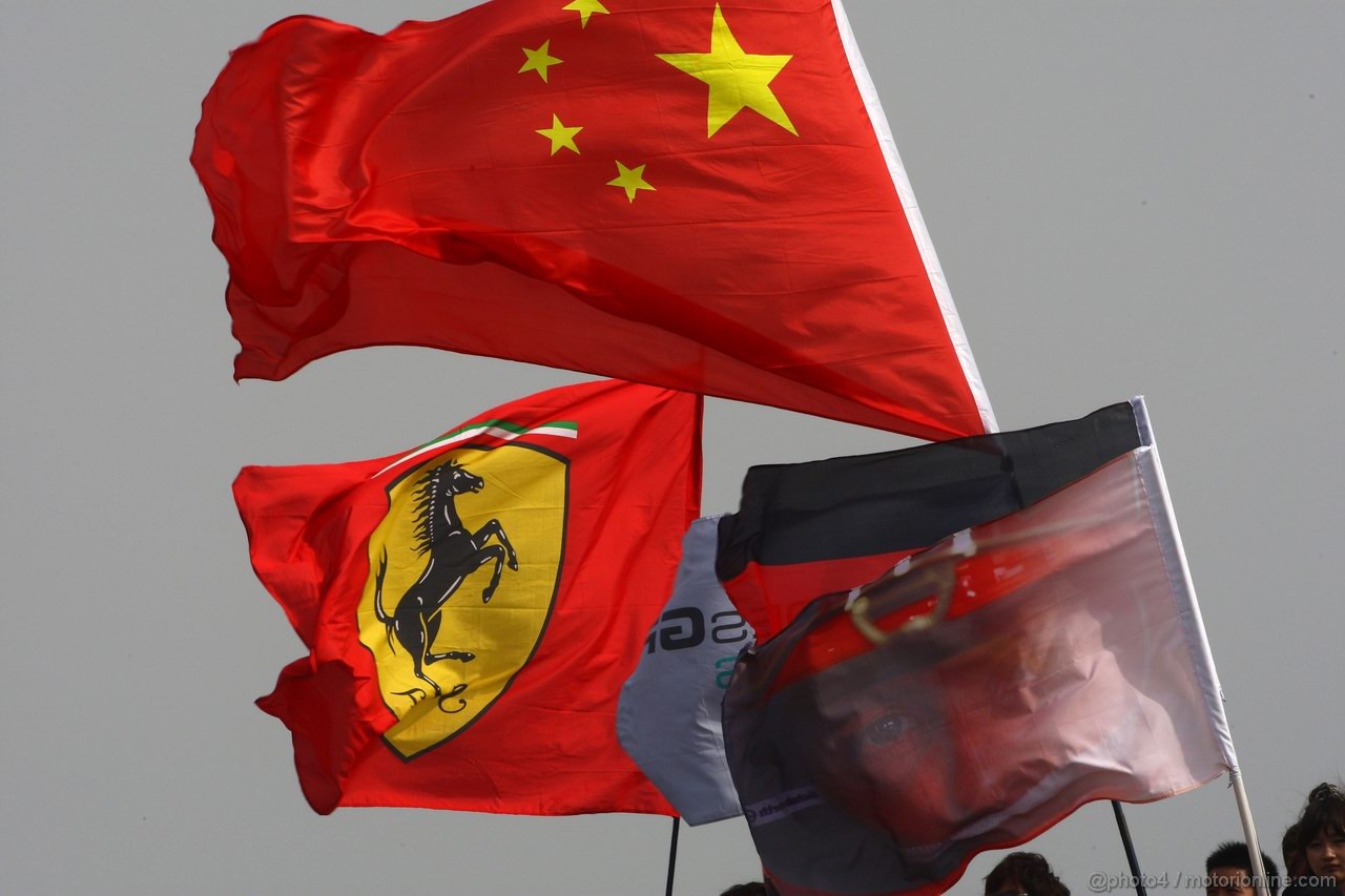 GP CINA, 17.04.2011- Gara, Flags