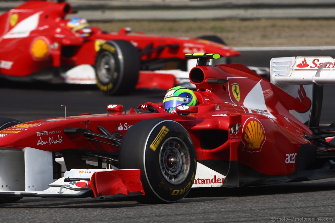 GP CINA, 17.04.2011- Gara, Felipe Massa (BRA), Ferrari, F-150 Italia davanti a Fernando Alonso (ESP), Ferrari, F-150 Italia 