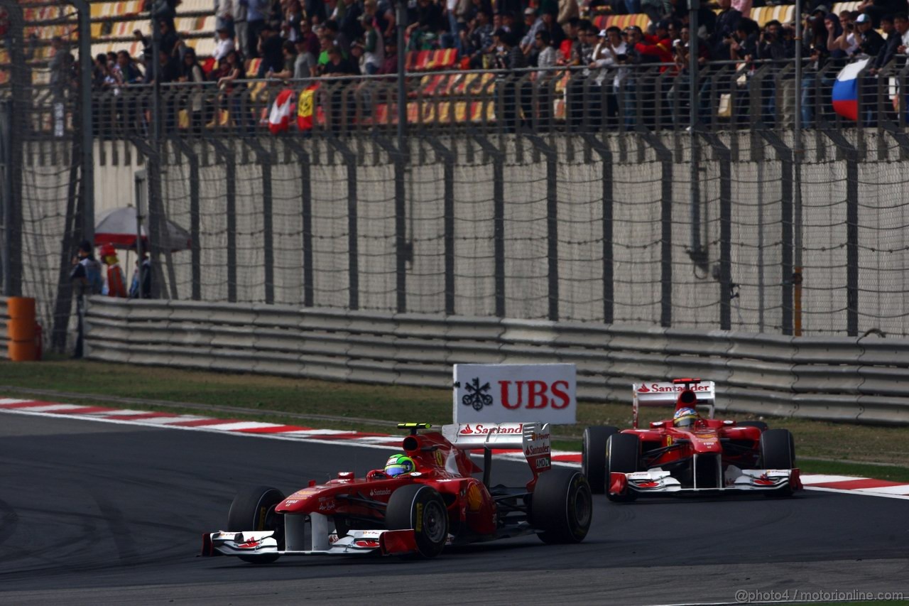 GP CINA, 17.04.2011- Gara, Felipe Massa (BRA), Ferrari, F-150 Italia davanti a Fernando Alonso (ESP), Ferrari, F-150 Italia 
