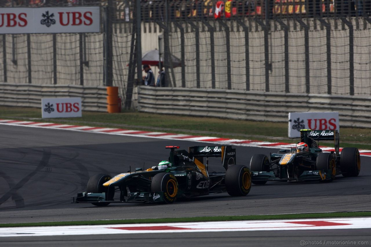 GP CINA, 17.04.2011- Gara, Heikki Kovalainen (FIN), Team Lotus, TL11 davanti a Jarno Trulli (ITA), Team Lotus, TL11 