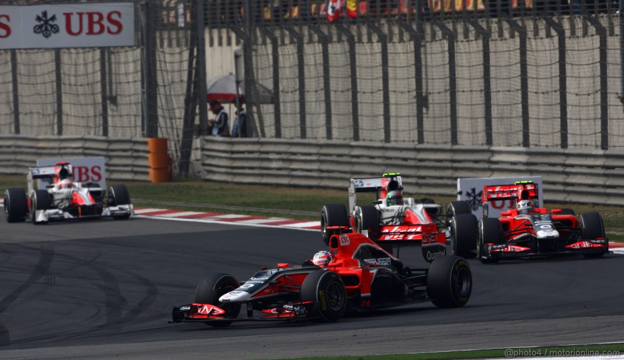 GP CINA, 17.04.2011- Gara, Timo Glock (GER), Marussia Virgin Racing VR-02 davanti a Jerome D'Ambrosio (BEL), Marussia Virgin Racing VR-02 